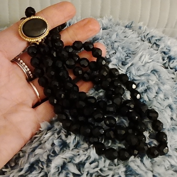 Elegant Black Jet Glass Necklace with Gold Accent - Picture 10 of 12